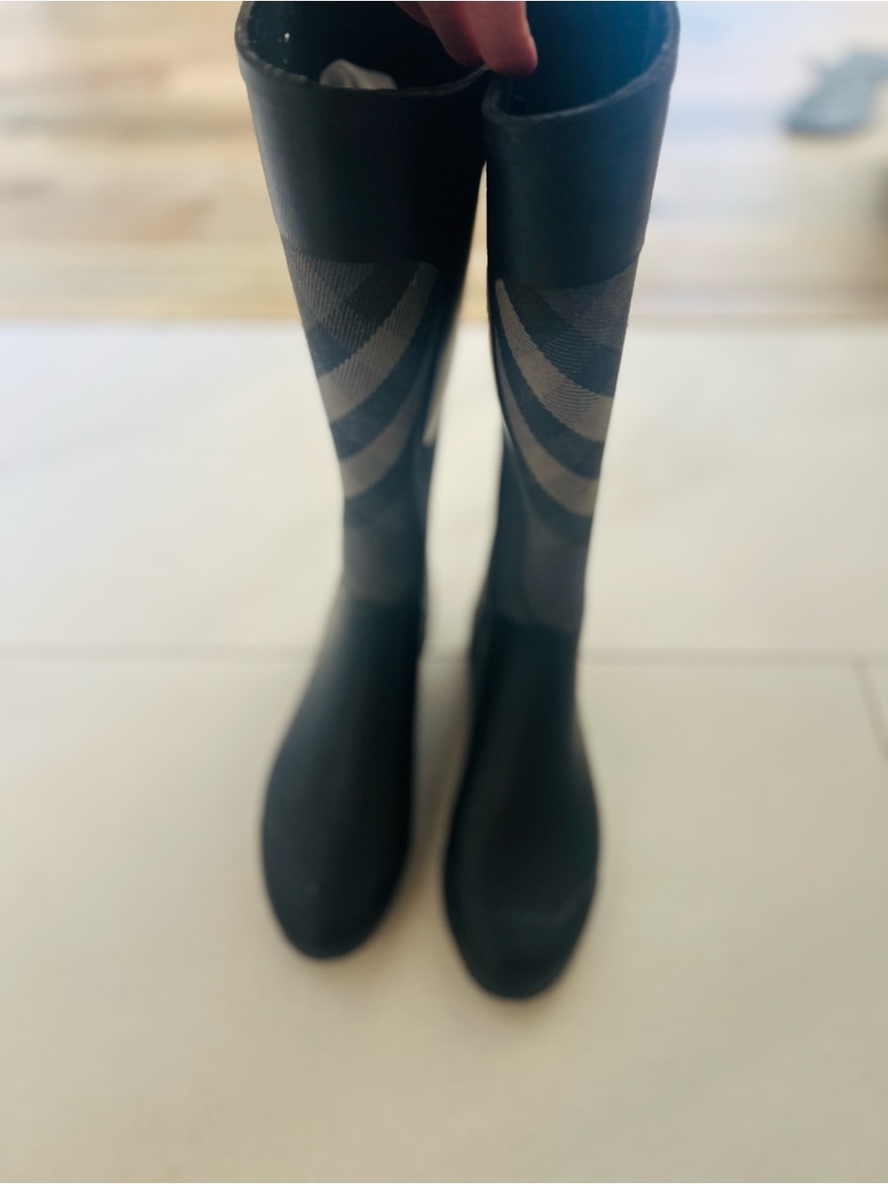 Burberry Rain Boots Signature House Check Black/Gray Size 39 - Picture 6 of 7